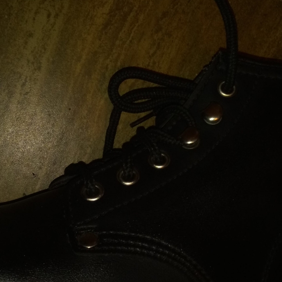 A pair of original Rugged Outback boots. - Picture 5 of 7